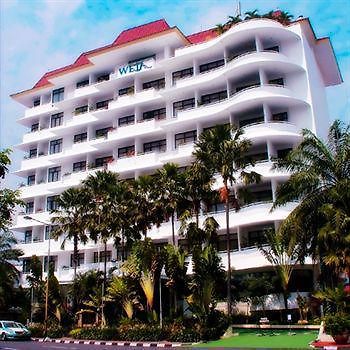 Weta International Hotel Surabaya Exteriör bild