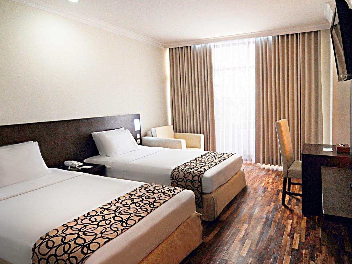 Weta International Hotel Surabaya Exteriör bild