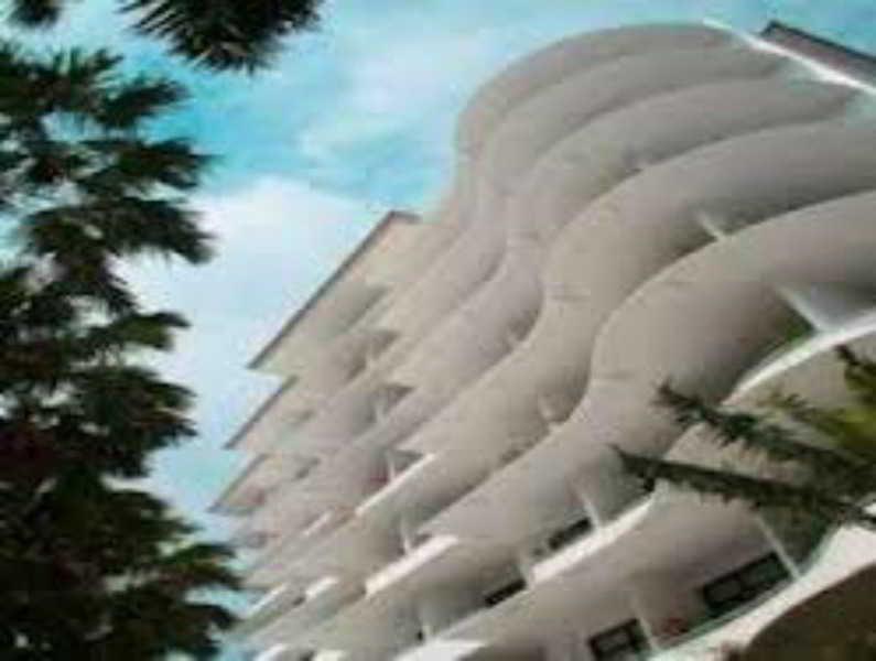 Weta International Hotel Surabaya Exteriör bild