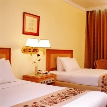 Weta International Hotel Surabaya Exteriör bild
